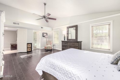 17002 32 Way, Phoenix AZ 85018-3973 exterior