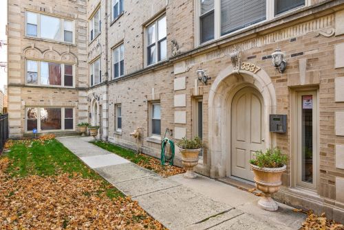 3337 Belle Plaine Ave, Chicago IL  60618-2315 exterior