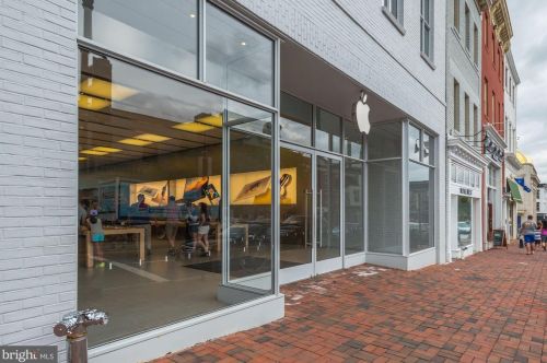 1030 31st St, Washington DC  20007-4405 exterior