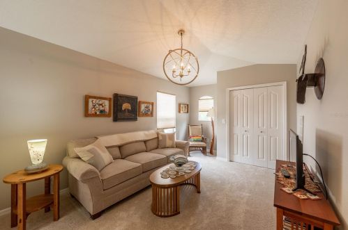 10006 Bridgeton Dr, Tampa FL  33626-1840 exterior