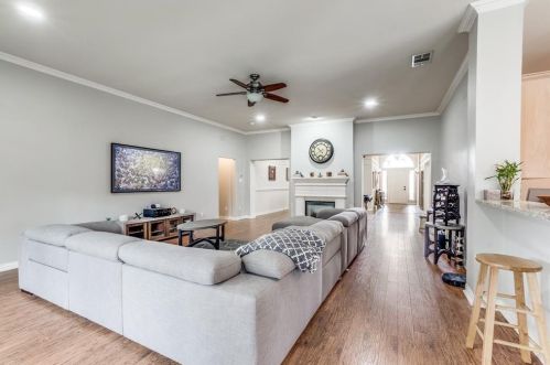 3836 Granbury Dr, Dallas TX 75287-4931 exterior