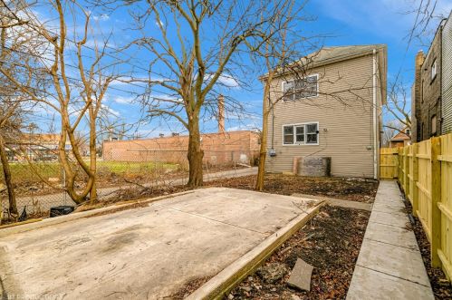 11914 Perry Ave, Chicago IL 60628-6127 exterior