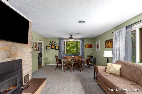 714 State St, Belding MI  48809-9214 exterior