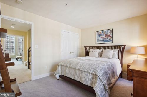 321 Fayette St, Alexandria VA 22314-2434 exterior