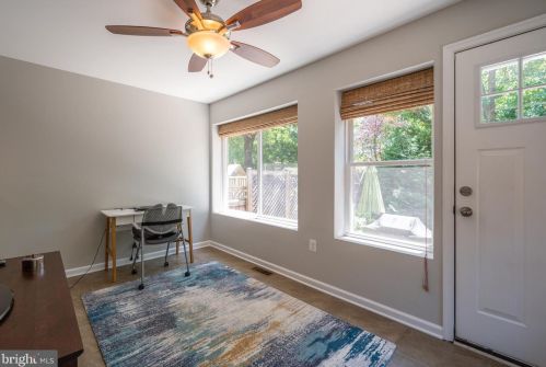 303 Raymond Ave, Alexandria VA 22301-1038 exterior