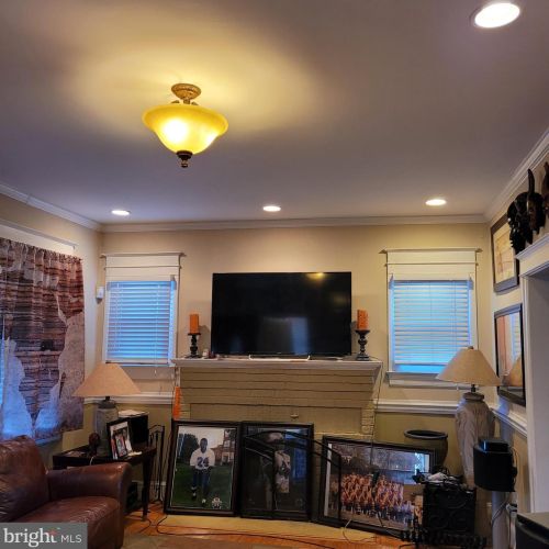 6823 8th St, Washington, DC 20012-2503