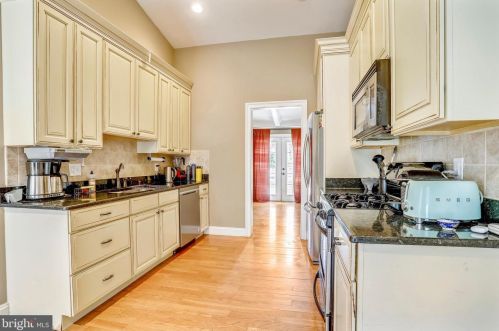 10145 Colebrook Ave, Rockville MD  20854-1811 exterior