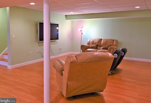 87 Leavitt Ln, Princeton NJ 08540-3921 exterior