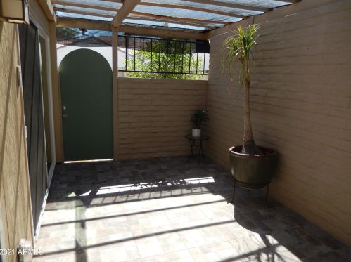 8145 Central Ave, Phoenix AZ  85020-3674 exterior