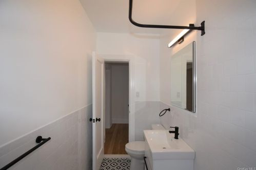 445 Gramatan Ave, Mount Vernon NY 10550-1360 exterior