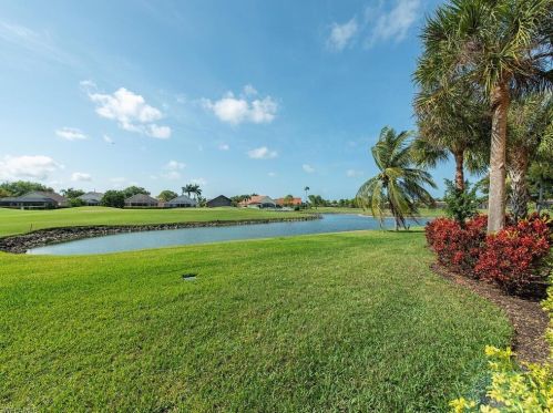 8657 Champions Pt, Naples FL 34113-3079 exterior