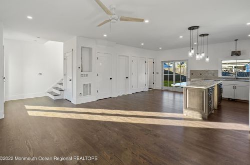 1042 4th Ave, Belmar NJ  07719-3364 exterior