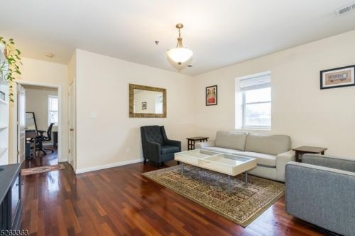 37 New York Ave, Newark NJ  07105-1281 exterior