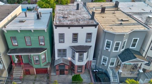 711 12th St, Union City, NJ 07087-6205