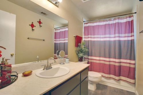 654 Birchwood Way, Turlock CA 95380-5952 exterior