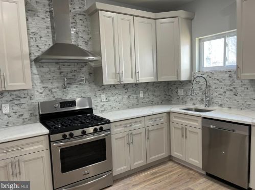 2126 Darien St, Philadelphia PA  19122-1316 exterior