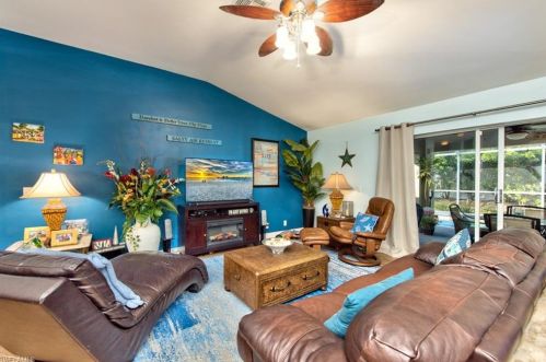 179 Burnt Pne Dr, Naples FL 34119-9774 exterior