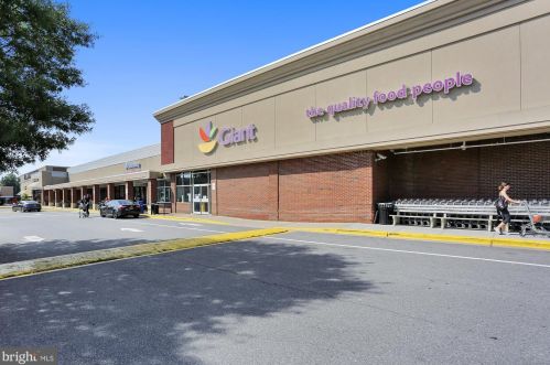 6036 Loganwood Dr, Rockville MD 20852-3459 exterior