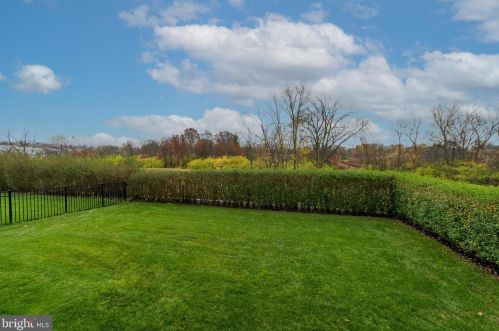 1185 Edgemoor Ct, Lancaster PA 17601-5198 exterior