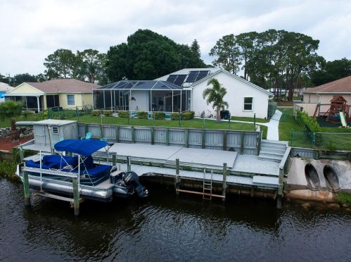 272 Surfside Ave, Fort Pierce FL  34983-1286 exterior