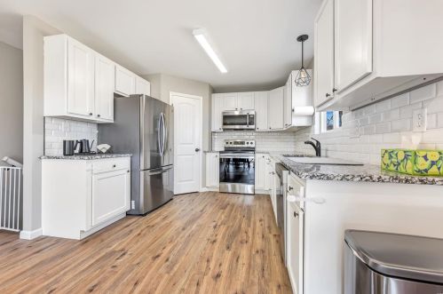 250 Village Circle Dr, Winfield MO 63389-2051 exterior