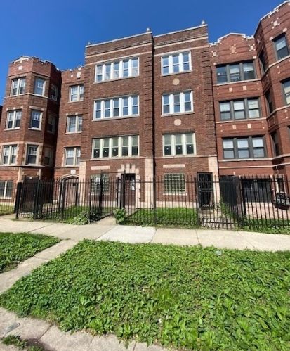 7746 Kingston Ave, Chicago IL 60649-4784 exterior