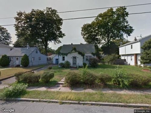 125 Elmhurst Ave, Iselin, NJ 08830-2007