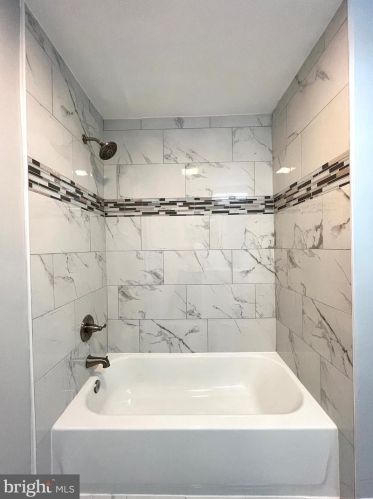 5910 Brookview Dr, Alexandria VA 22310-1819 exterior