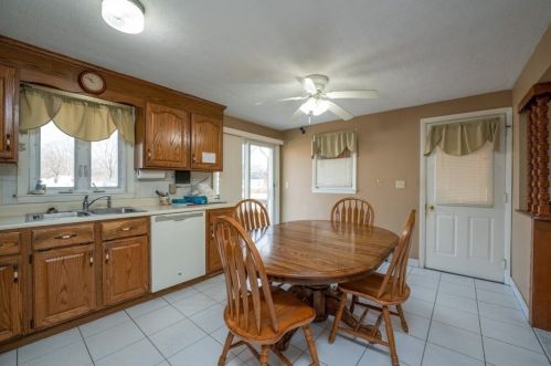 281 Hartwick St, Springfield MA 01108-3564 exterior