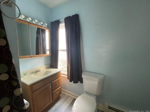 13 Franklin St, Wallingford CT 06492-4115 exterior