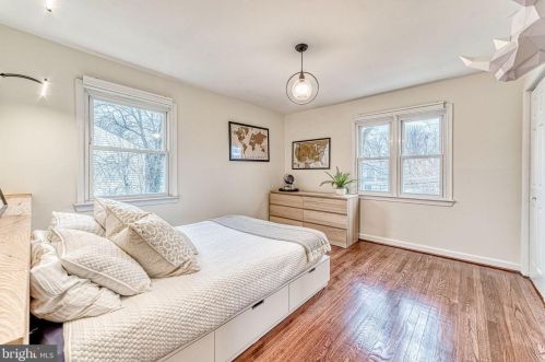 5637 Fenwick Dr, Alexandria VA 22303-1524 exterior