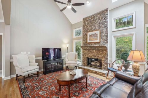 540 Cameron Mnr Way, Atlanta GA 30328-6202 exterior