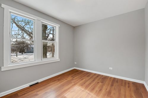 8444 Buffalo Ave, Chicago IL  60617-2609 exterior