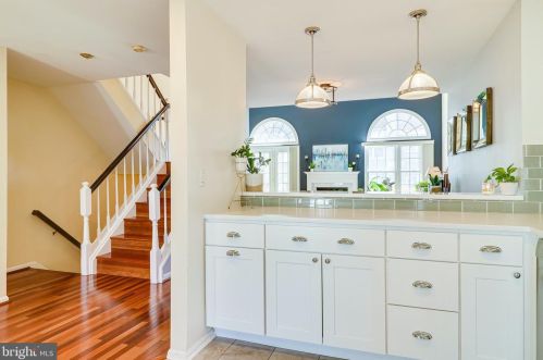 7041 Chesley Search Way, Alexandria VA 22315-4754 exterior