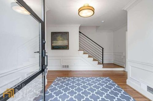 6160 Heards Creek Dr, Atlanta GA  30328-3635 exterior