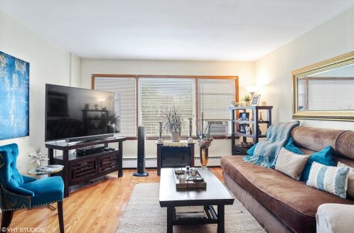 4300 Mozart St, Chicago, IL 60618-1528