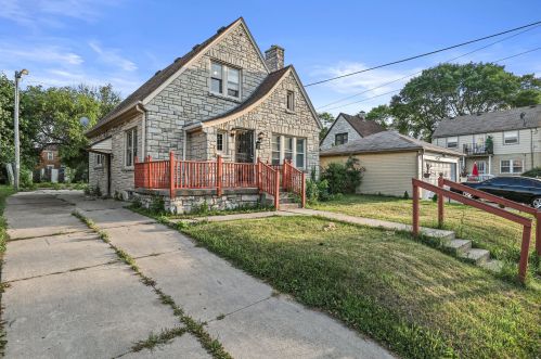 1229 Olive St, Milwaukee, WI 53211-1838