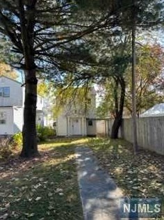 19 Cres Ave, Paterson NJ 07512-2305 exterior