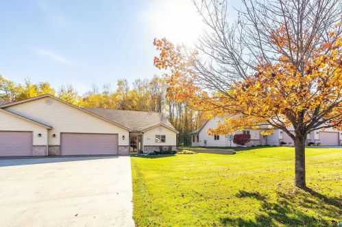 328 Hickory St, Duluth MN 55811-4899 exterior