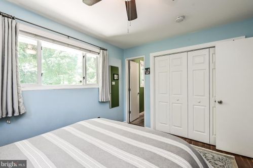 5615 Chase Ct, Alexandria VA 22312-6318 exterior