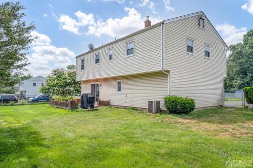 21 Bristol Rd, Piscataway, NJ 08854-3609