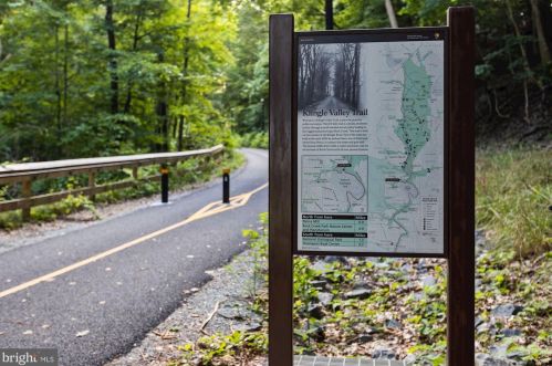 3883 Connecticut Ave, Washington DC 20008-4566 exterior