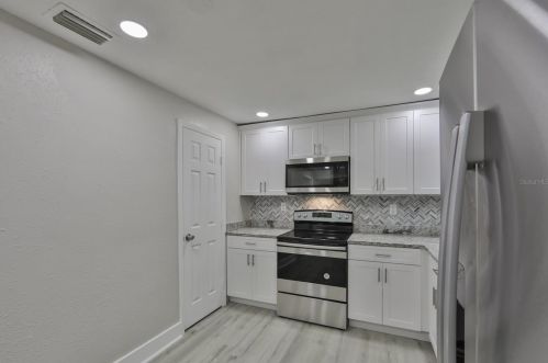 1021 Columbus Dr, Tampa FL 33605-3334 exterior