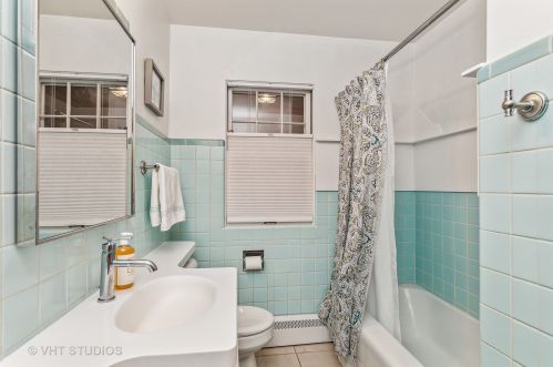 330 Hilkert Ct, Bull Valley IL 60014-5848 exterior