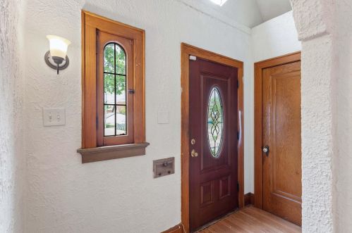 4282 28th St, Milwaukee, WI 53216-1812