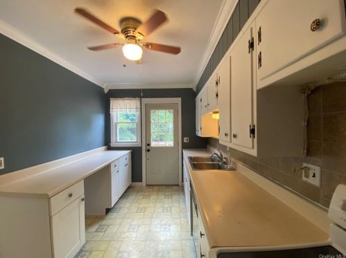 17 Pleasant Vw Rd, Poughkeepsie NY exterior