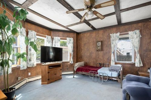 203 Sunnyside Ave, Woonsocket RI 02895-5103 exterior