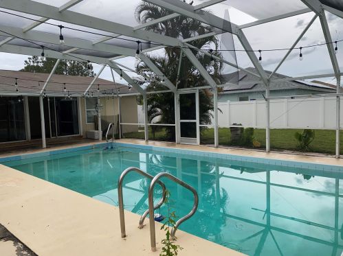 158 Ray Ave, Fort Pierce FL  34983-3046 exterior