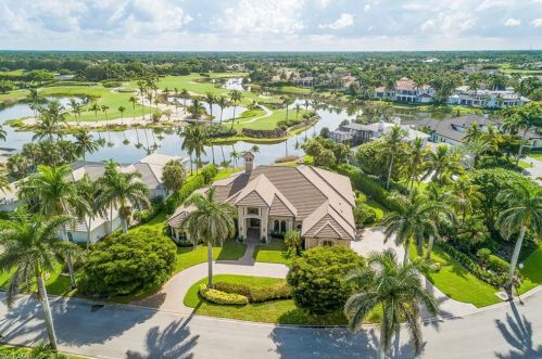 2354 Alexander Palm Dr, Naples FL 34105-3039 exterior