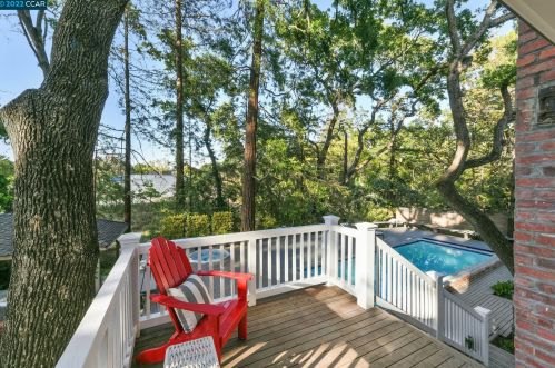 31 Ridge Park Ln, Concord CA 94518-1451 exterior